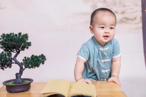 伊春宝宝爱吐奶是什么原因